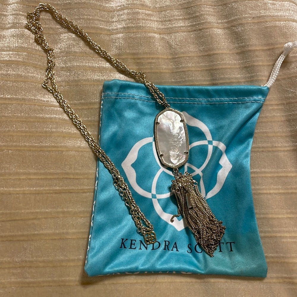 Kendra Scott
 Mother of pearl Rayne Necklace